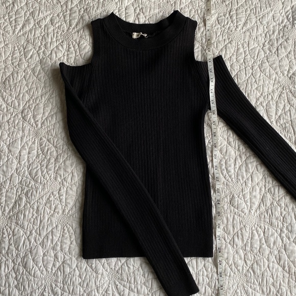 Black Ribbed Longsleeve Cold Shoulder Top - Picture 3 of 6